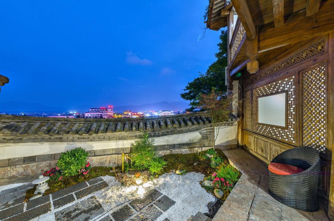 Lijiang Ancient Town Mountain View Guest House Экстерьер фото